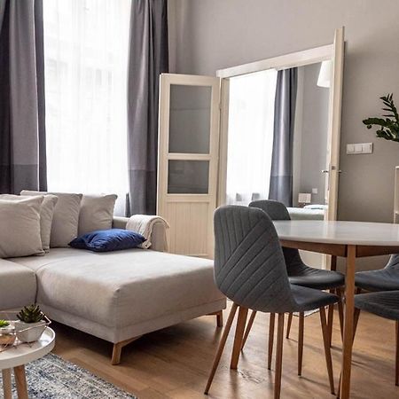Maria Topfive With Free Private Parking Apartment Budapest Bagian luar foto
