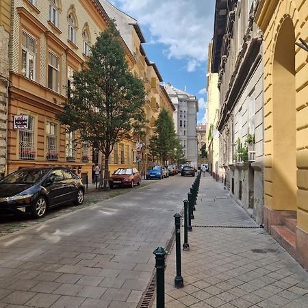 Maria Topfive With Free Private Parking Apartment Budapest Bagian luar foto